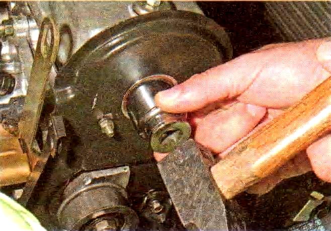 Reemplazo del sello de aceite del árbol de levas del motor VAZ-21114