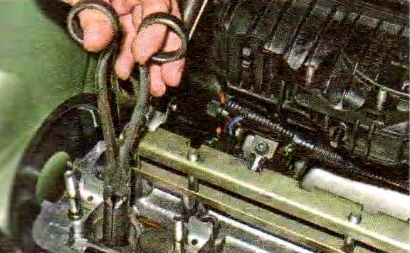 Як замінити масловідбивні ковпачки ГБЦ двигуна ВАЗ-21114