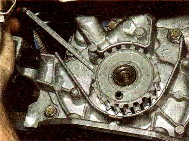 Kurbelwellen-Öldichtungen am VAZ-21114-Motor ersetzen