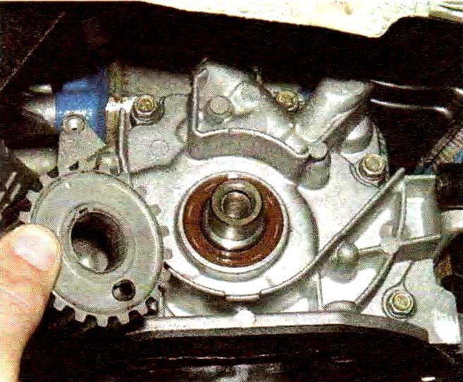 Kurbelwellendichtungen am VAZ-21114-Motor ersetzen