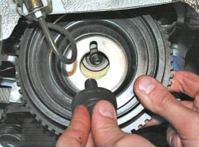 Replacing the timing belt and tensioner VAZ-21126