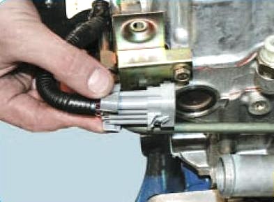 VAZ-21126 Zylinderkopfhaubendichtung ersetzen