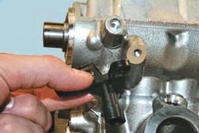 Reparatur des Zylinderkopfs des VAZ-21126 engine