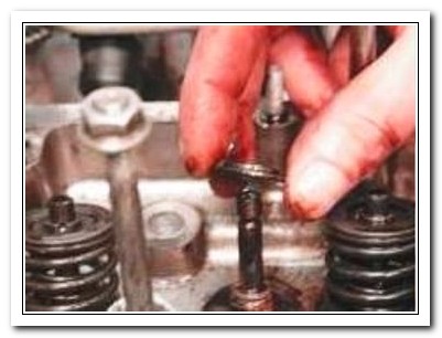 Disassembly and assembly of the VAZ-2123 cylinder head