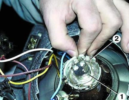 Фары автомобиля ГАЗ-3110