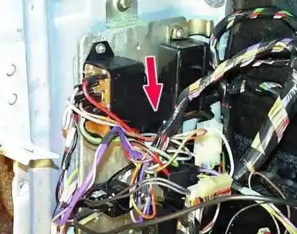 Прерыватель указателей поворота 