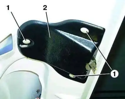 Снятие замка крышки багажника