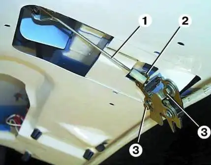 Снятие замка крышки багажника