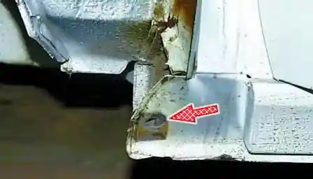 Снятие переднего крыла автомобиля ГАЗ-3110