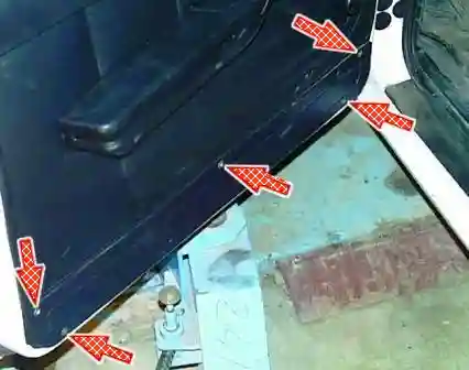 Снятие, установка передней двери и замена обивки ГАЗ-3110