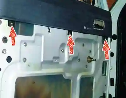 Снятие, установка передней двери и замена обивки ГАЗ-3110