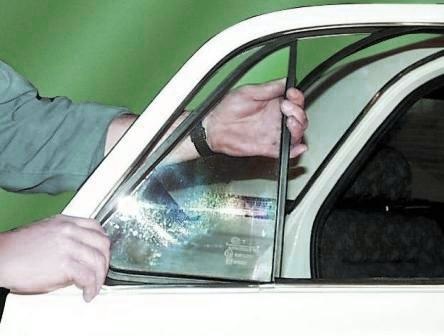 Замена стеклоподъемника, зеркал и стекол дверей ГАЗ-3110
