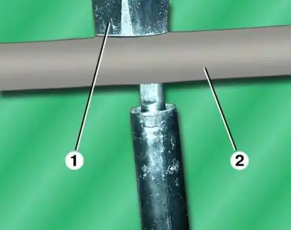 Выпрессовать вал рулевой колонки из трубы