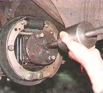 Как снять полуось на ГАЗ-3110