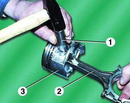 Repair of connecting rod and piston group ZMZ-402