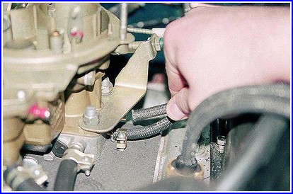 Adjusting the valve clearances of the ZMZ-402 engine