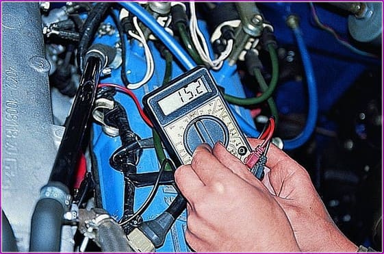 Checking the performance of the ZMZ-406 injector