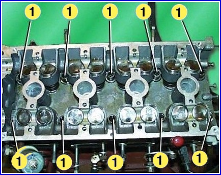 Extracción e instalación de la culata ZMZ-406