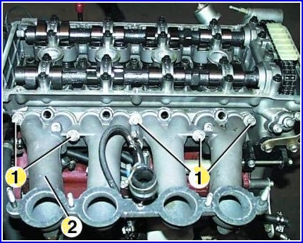 Removing and installing the ZMZ-406 cylinder head
