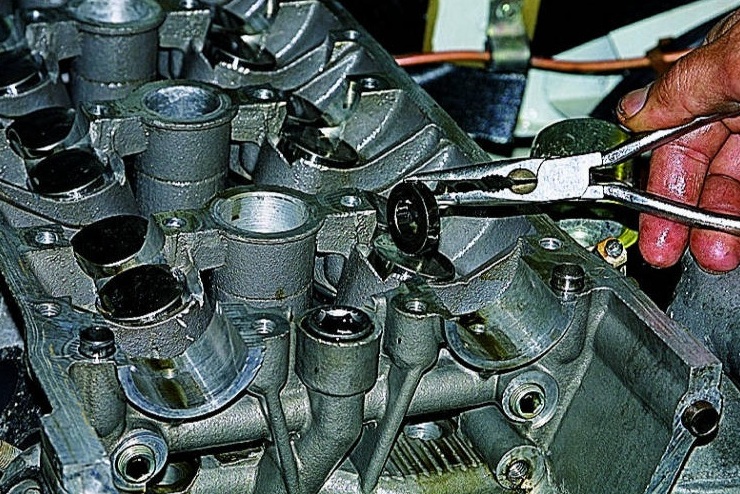 Замена прокладки ГБЦ двигателя ЗМЗ-406