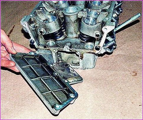 Як відремонтувати головку блоку циліндрів двигуна ЗМЗ- 405, ЗМЗ-406