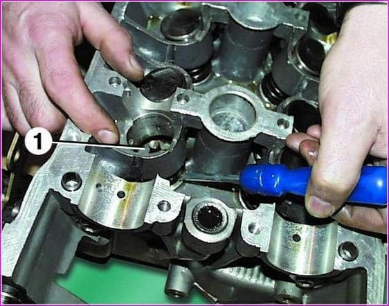 How to repair the cylinder head of the ZMZ-406 engine 405, ZMZ-406