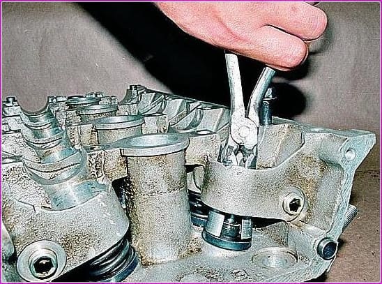 How to repair the cylinder head of the ZMZ-406 engine 405, ZMZ-406