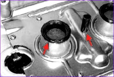 How to replace the cylinder head cover gasket ZMZ-406 Gazelle