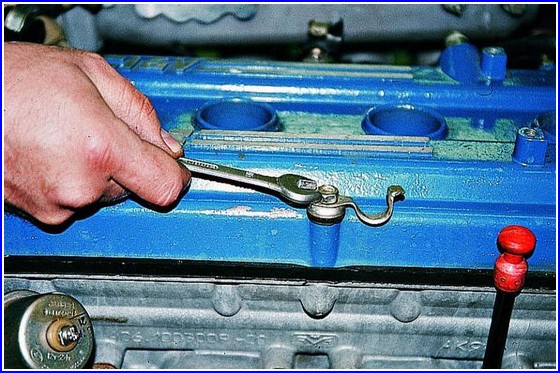 Replacing the camshafts of the ZMZ-406 engine