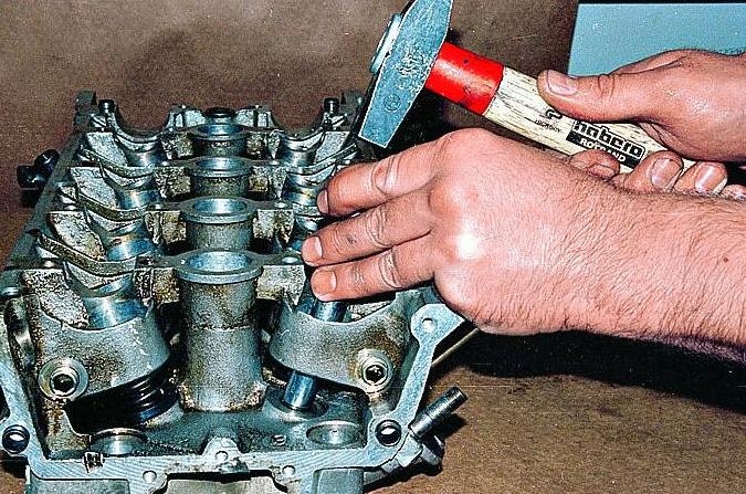Reparatur des Zylinderkopfs von der ZMZ-405-Motor, ZMZ-406