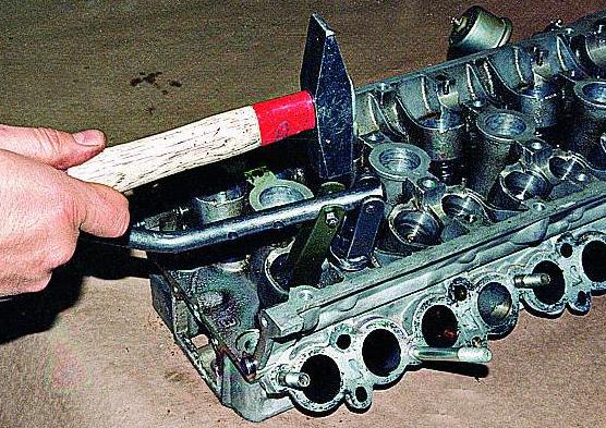 Reparatur des Zylinderkopfs von der ZMZ-405-Motor, ZMZ-406