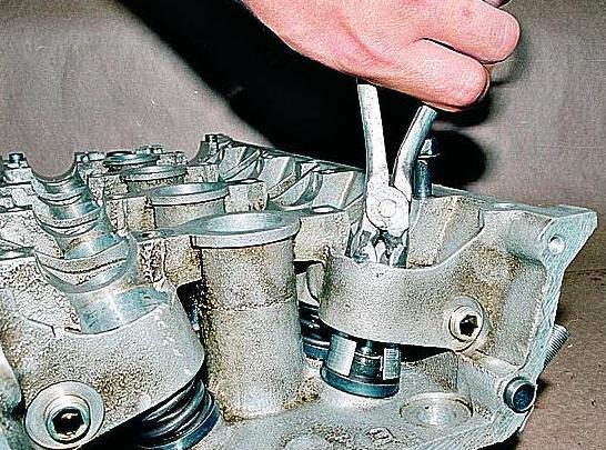 Ремонт головки блока цилиндров двигателя ЗМЗ-405, ЗМЗ-406
