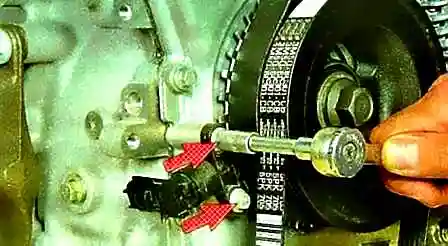 Как заменить датчик коленвала Ford Focus