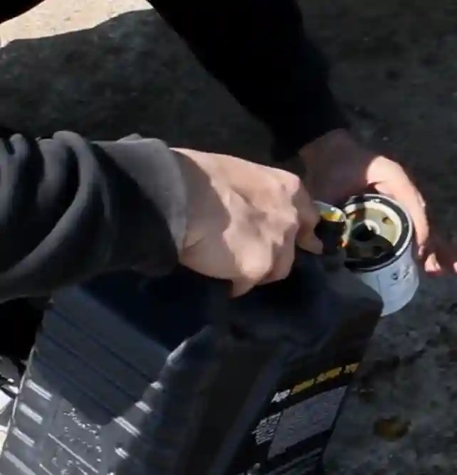 Замена масла и фильтра двигателя Форд Фокус