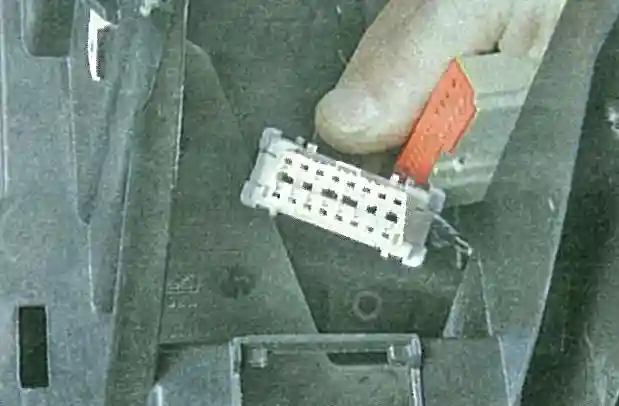 Диагностический разъем Форд Фокус