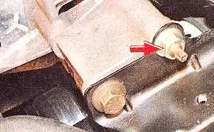 Снятие и установка генератора Ford Focus