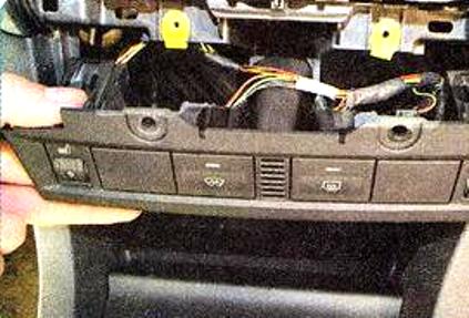 Замена выключателей панели приборов Форд Фокус 2