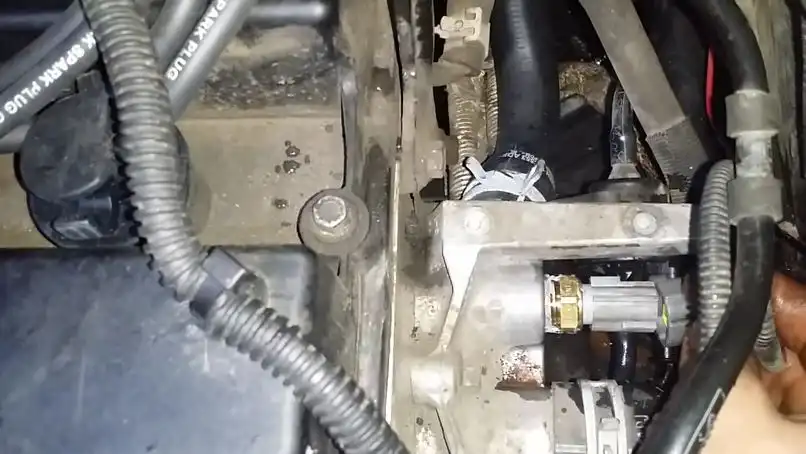 Проверка и замена датчика температуры охлаждающей жидкости Ford Focus