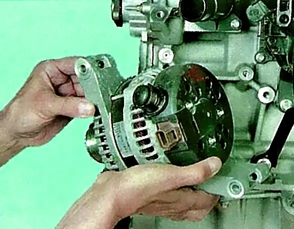 Снятие и установка генератора Ford Focus