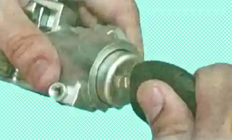 Замена замка зажигания автомобиля Форд Фокус Замена замка зажигания автомобиля Форд Фокус