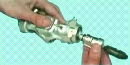 Замена замка зажигания автомобиля Форд Фокус Замена замка зажигания автомобиля Форд Фокус