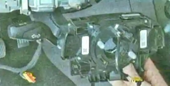 Замена замка зажигания автомобиля Форд Фокус Замена замка зажигания автомобиля Форд Фокус