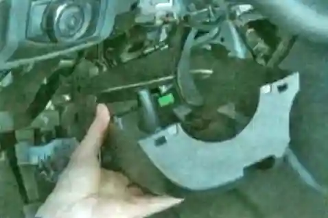 Замена замка зажигания автомобиля Форд Фокус Замена замка зажигания автомобиля Форд Фокус