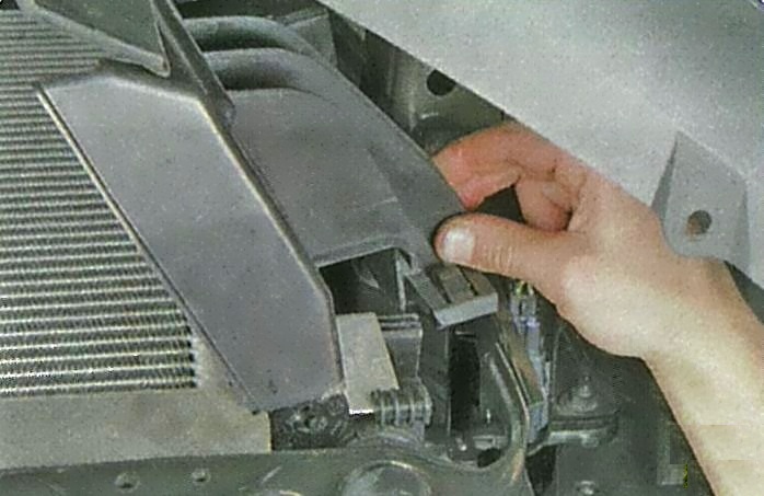 Замена радиатора системы охлаждения Ford Focus