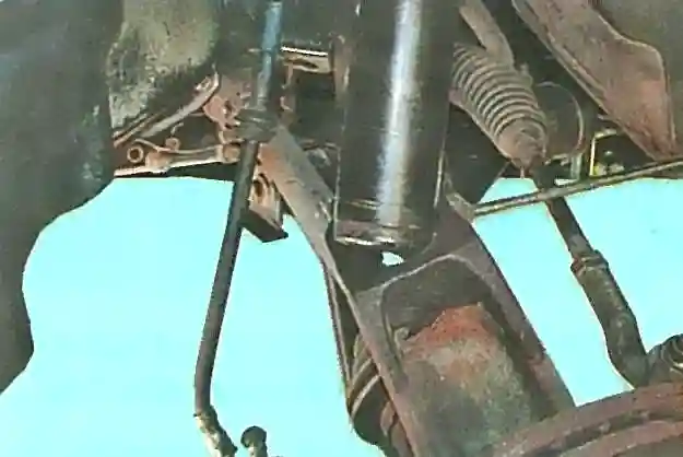 Снятие и установка амортизационной стойки Ford Focus