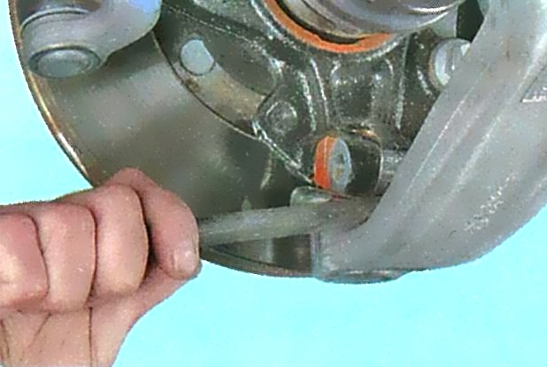 Снятие и установка поворотного кулака Ford Focus