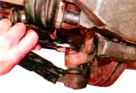 Замена шаровой опоры Ford Focus