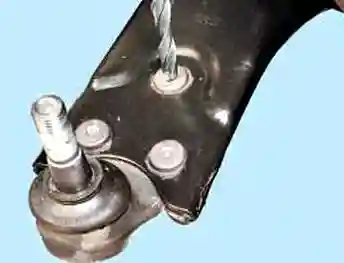 Замена шаровой опоры Ford Focus