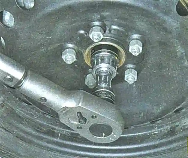 Снятие и установка приводов передних колес Ford Focus