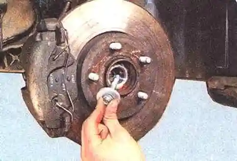 Снятие и установка приводов передних колес Ford Focus